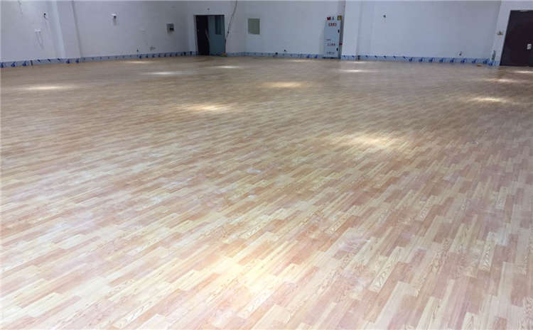 松木舞臺實木地板圖片及價格