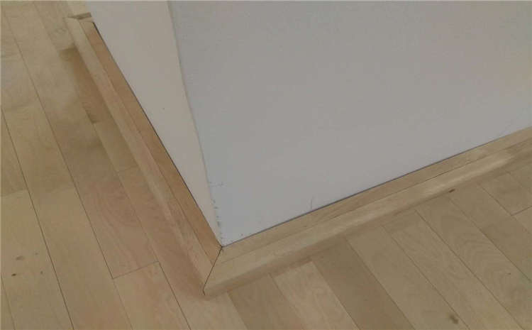 24厚籃球場地木地板怎么翻新？