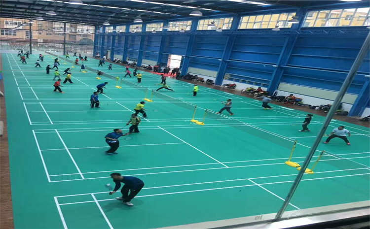 大型籃球?qū)嵞具\(yùn)動(dòng)地板施工工藝