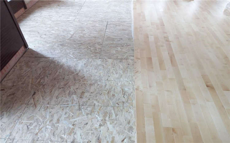 20厚木地板籃球館一般多少錢?