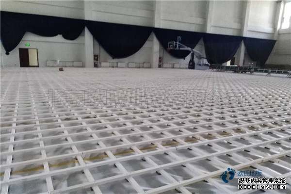 場(chǎng)館籃球場(chǎng)地板價(jià)格是多少